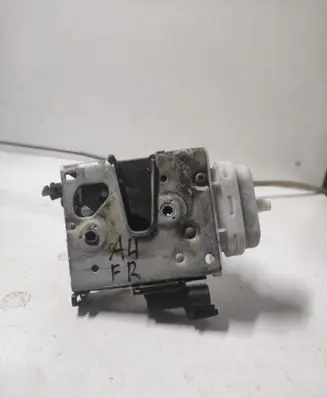 Audi A4 S4 B5 8D Front door lock 4D1837016D