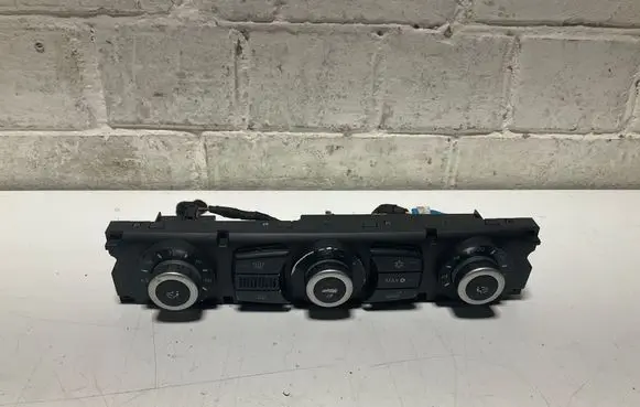 BMW 5 E60 E61 Climate control unit 9177715 1624725 900252340