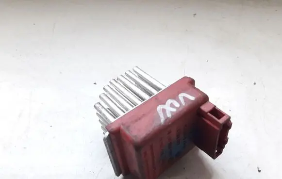 Volkswagen PASSAT B5.5 Heater blower fan relay 