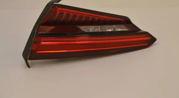 Audi A5 Tailgate rear/tail lights 8W6945094D