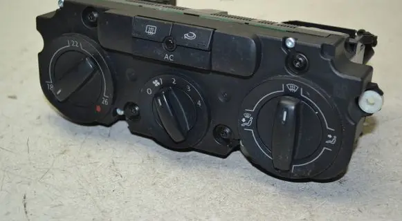 Volkswagen PASSAT B6 Climate control unit 