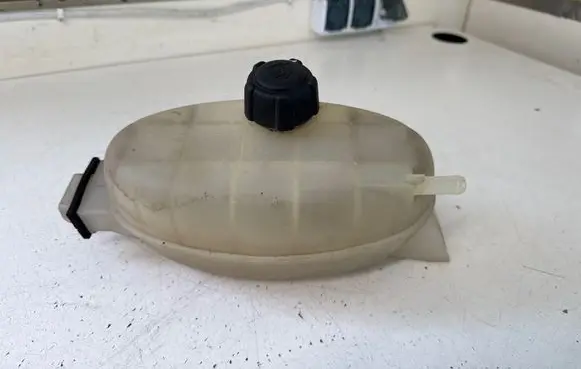 Opel Vivaro Coolant expansion tank/reservoir 7700312900 91165571