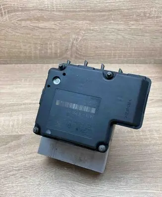 BMW 3 E46 ABS Pump 6751768 6751767