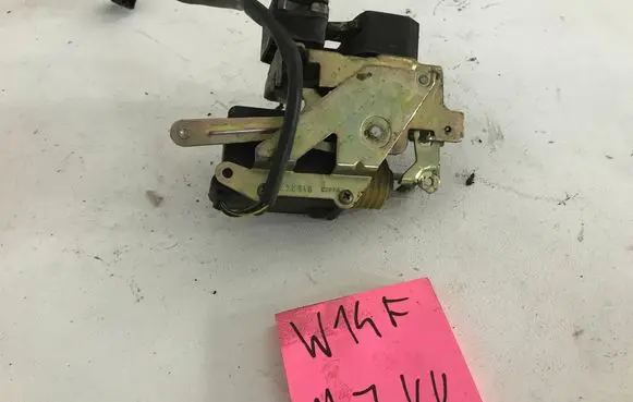Volvo S60 Front door lock 1212123
