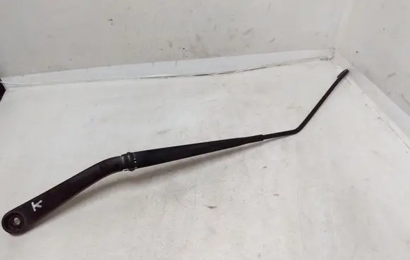 Nissan Juke I F15 Front wiper blade arm W000014869