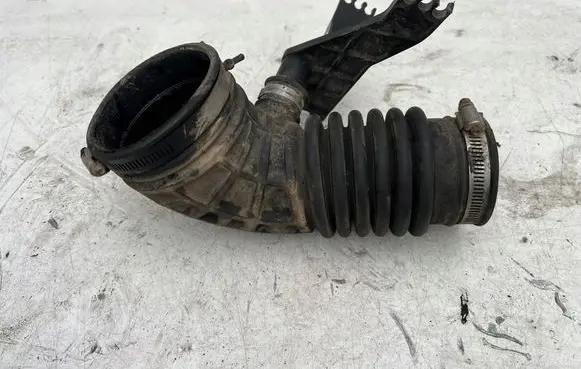 Nissan Navara D40 Air intake hose/pipe 2100543autopartsa1