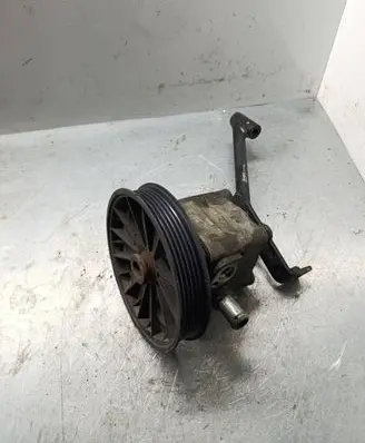 Volvo V70 Power steering pump 30741122