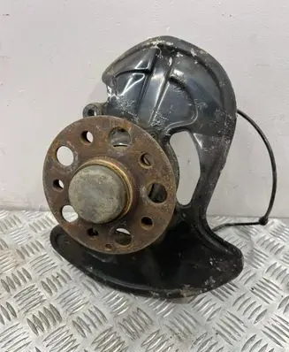 Mercedes-Benz C W204 Front wheel hub spindle knuckle