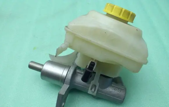 Porsche Panamera (970) Master brake cylinder 32666849