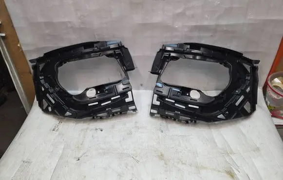 Volkswagen Golf VIII Front bumper mounting bracket 5H0807723H 5H0807724H