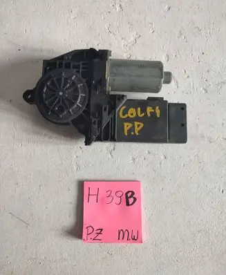 Volkswagen Golf IV Front door window regulator motor 0130821764