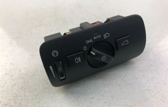 Volvo V40 Light switch 31443831 K2373