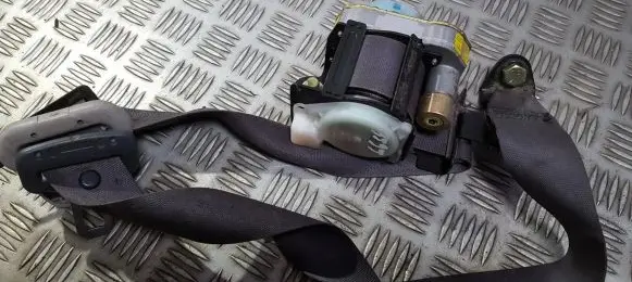 Front seatbelt