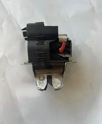 Mercedes-Benz C W203 Loading door lock 