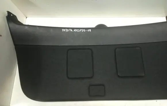Toyota Avensis T250 Tailgate trim 6775905010