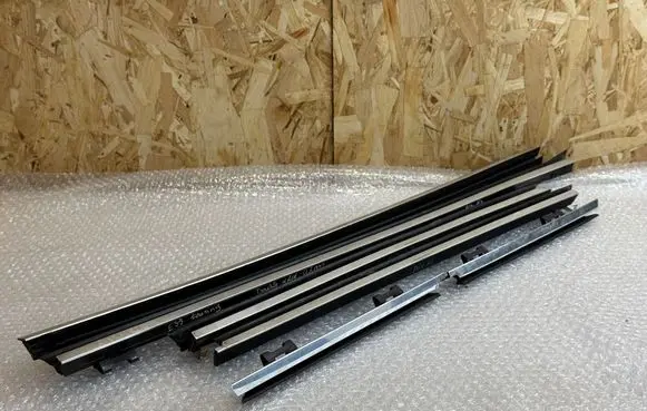 BMW 5 E39 Rear door trim (molding) 8203899 8204421 51228204421
