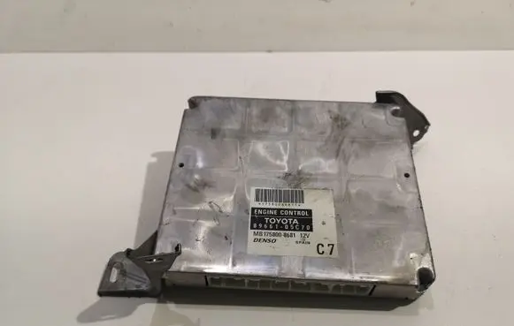 Toyota Avensis T250 Engine control unit/module 8966105C70