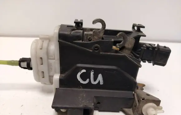 Audi A6 S6 C4 4A Front door lock 4A0173 837015