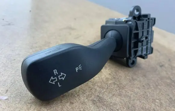 BMW 3 E46 Indicator stalk 8363662 61318363662