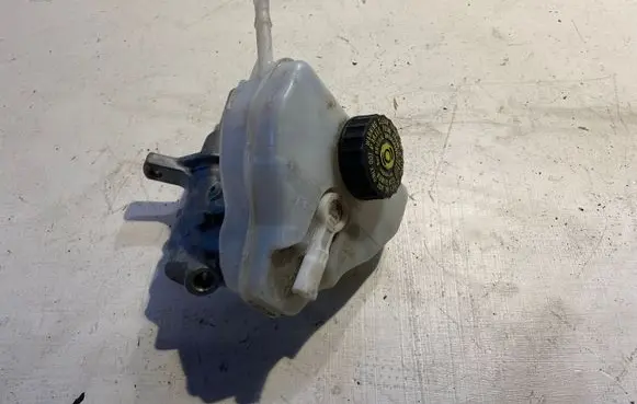 Mercedes-Benz C W205 Brake fluid reservoir A2054300002