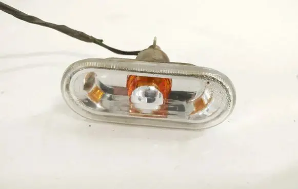 Volkswagen Golf IV Front fender indicator light