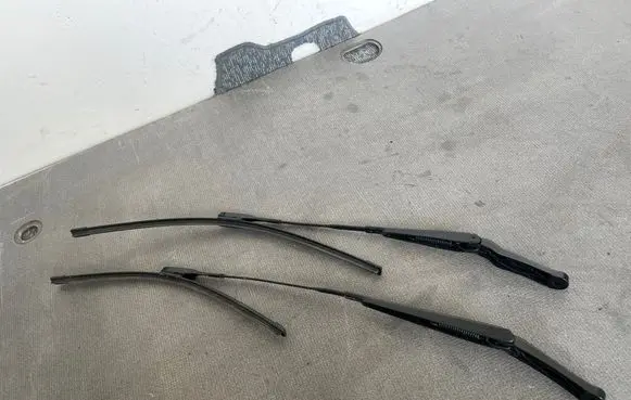 Audi Q5 SQ5 FY Front wiper blade arm 80B955407