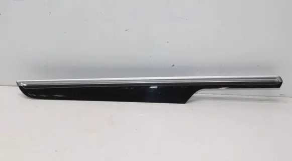 Porsche Macan (95B) Rear door trim (molding) 95B867061R