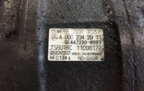 Mercedes-Benz E W210 Air conditioning (A/C) compressor (pump) A0002342911