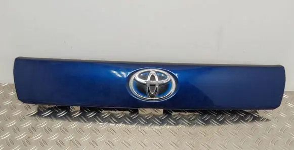 Toyota Prius+ (ZVW40) Trunk door license plate light bar 7680147090 7681147090