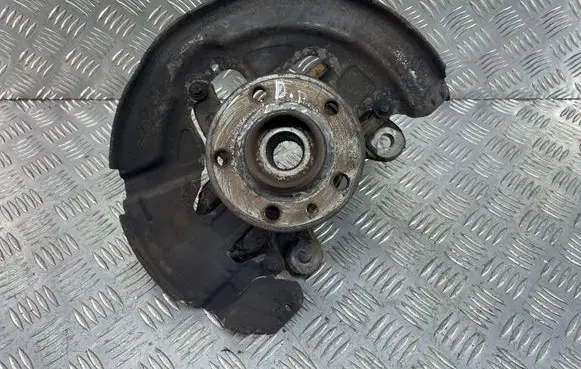 Front wheel hub spindle knuckle