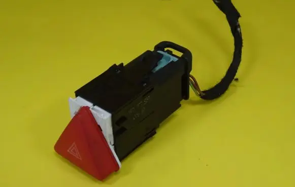 Volkswagen Golf V Hazard light switch 1K0953509A