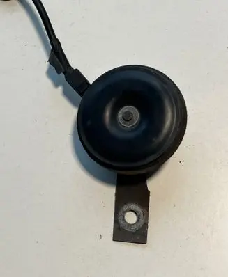 Mitsubishi Pajero Horn signal KME70