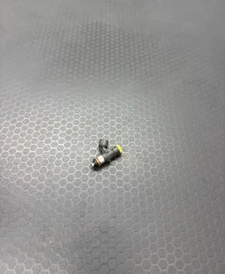 Volkswagen PASSAT B7 Fuel injector 03C906039 0280158815