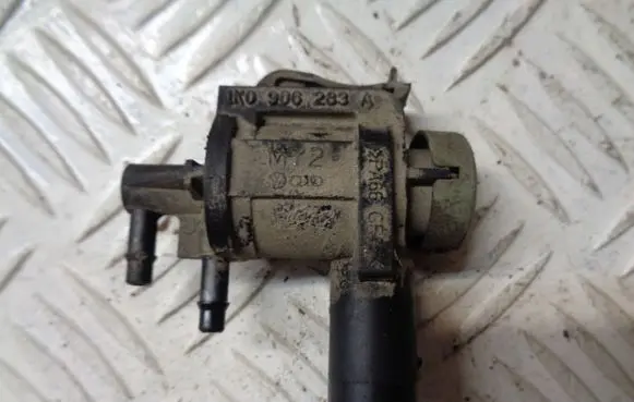 Volkswagen Caddy Turbo solenoid valve 1K0906283A