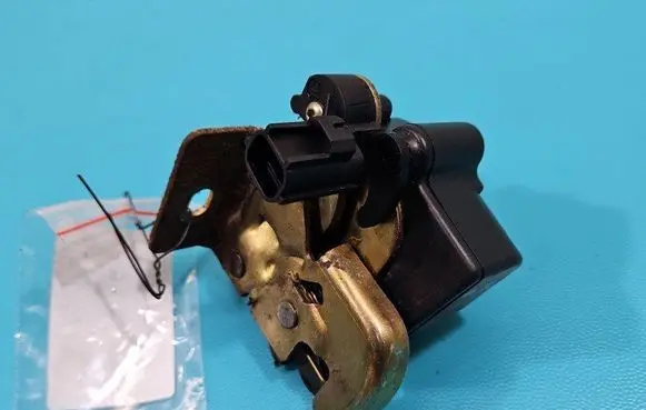 Jeep Grand Cherokee (WK) Tailgate window lock/catch/latch IMPRK1453200