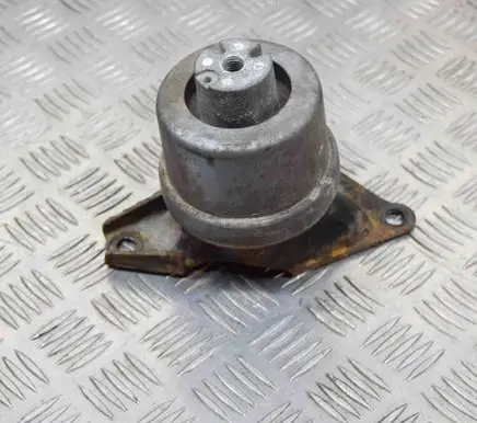 Volkswagen Transporter - Caravelle T5 Engine mount bracket 7E0199256J