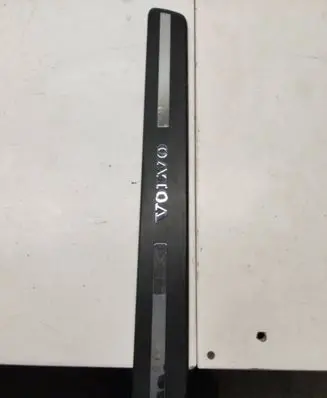 Volvo XC60 Front sill trim cover 31349002