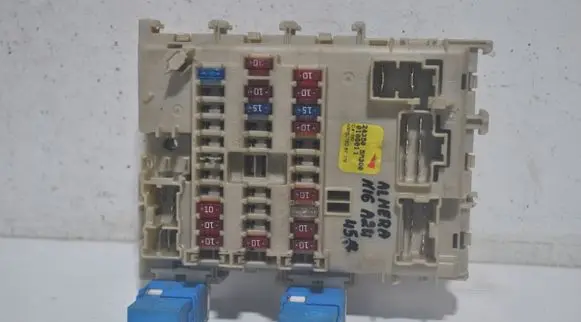 Nissan Almera N16 Fuse box set 243505M300