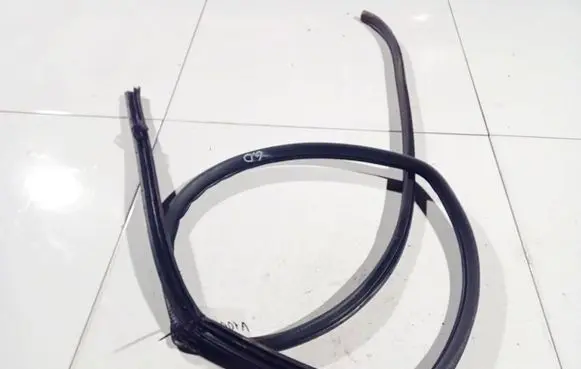 Toyota Avensis T250 Rubber seal rear door 