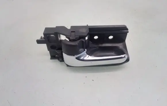 Toyota Avensis T250 Front door interior handle