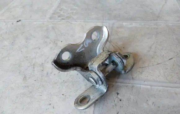 Lexus IS 220D-250-350 Rear door upper hinge