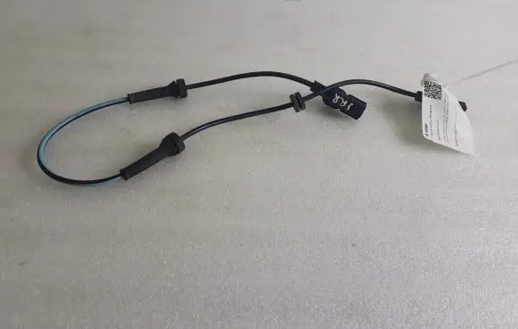 Nissan Qashqai J12 ABS brake wheel speed sensor B032