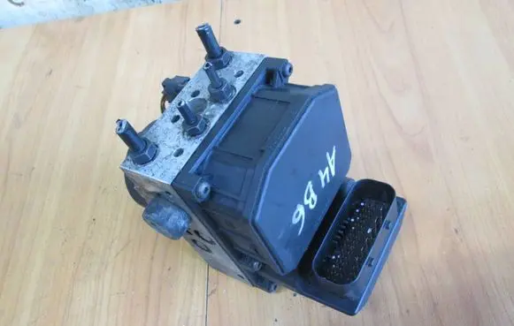 Audi A4 S4 B6 8E 8H ABS Pump 0265950011 8E0614517