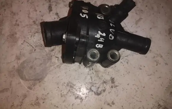 Volvo V50 Thermostat housing 30650810