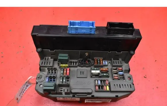 BMW X5 E70 Fuse box set 518966010B