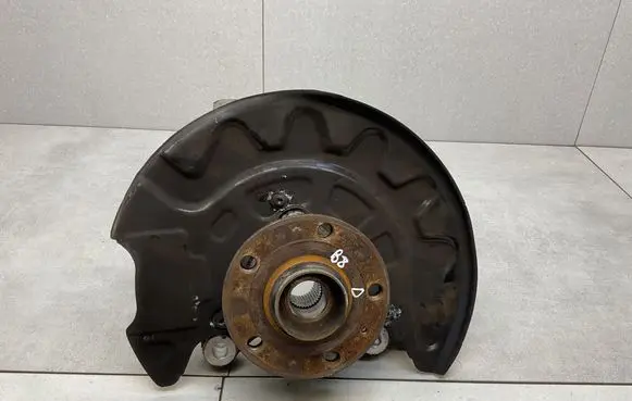 Volkswagen PASSAT B8 Front wheel hub 