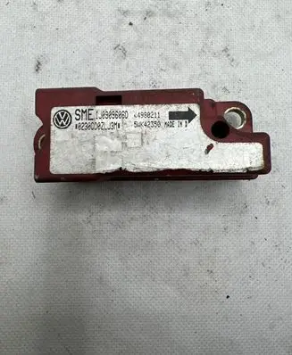 Volkswagen Golf IV Airbag deployment crash/impact sensor 1J0909606D 24980211 0230CD0ZLJ3