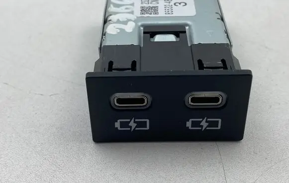 Toyota Prius xw60 USB socket connector 8553248080