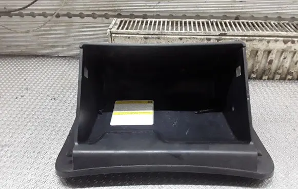 Glove box