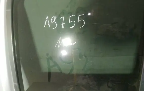 Nissan Pathfinder R51 Rear door window glass as3